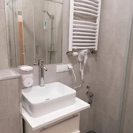Hostel Tulip - Pokoj 7 Ze Wspolna Lazienka I Kuchnia Szczecin Exterior photo